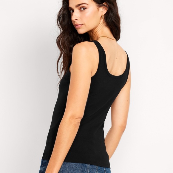 Ribbed Layer Tank - Picture 2 of 4